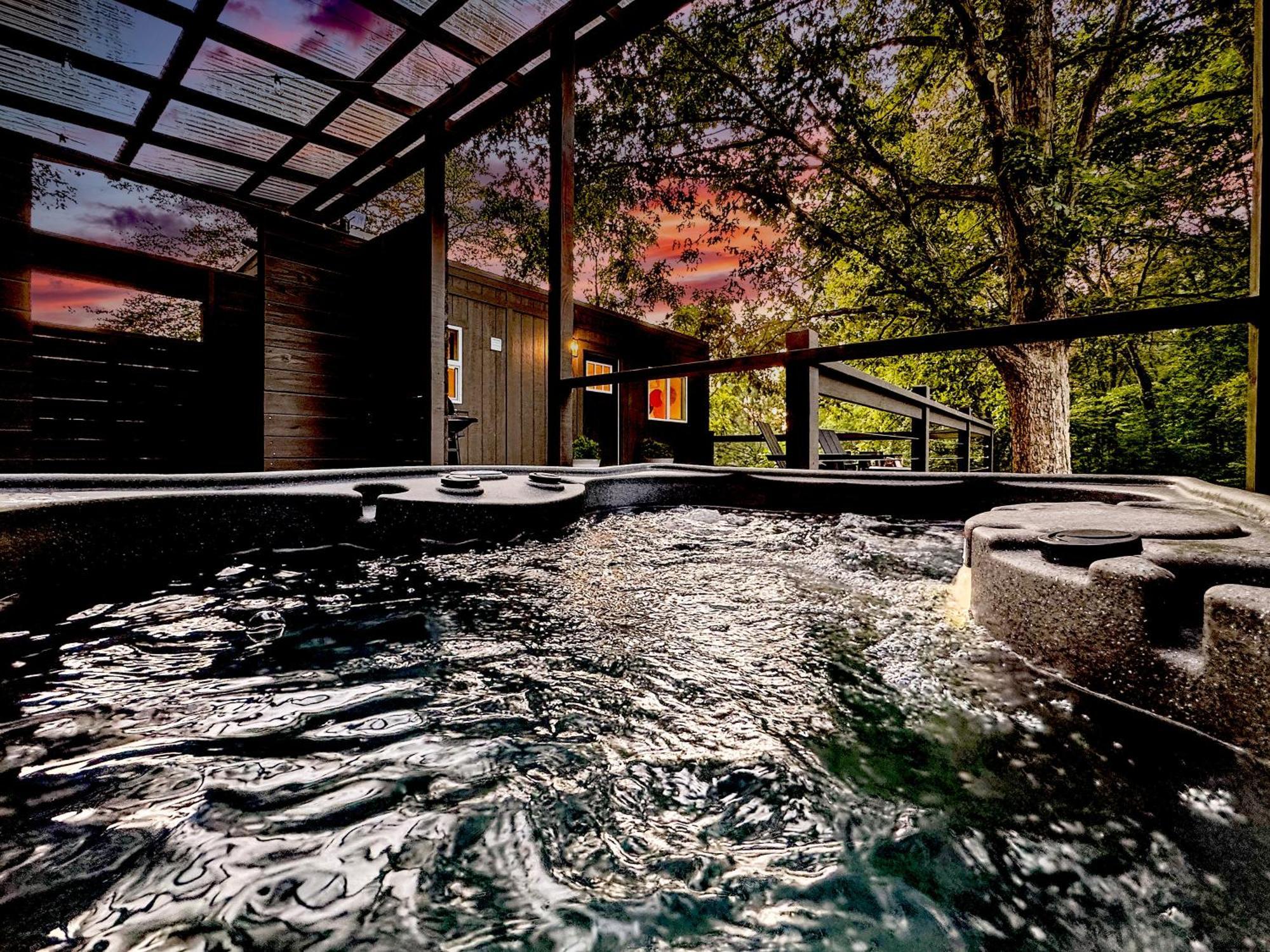 Couples Retreat: King Bed:Hot Tub:Firepit & More Blue Ridge Dış mekan fotoğraf